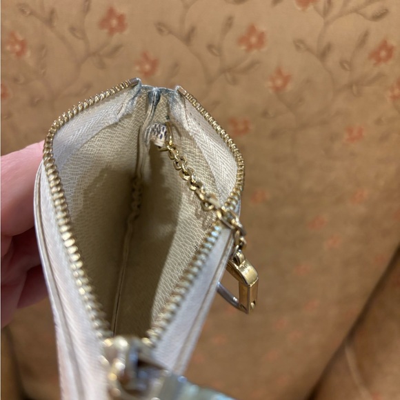 Louis Vuitton Key Pouch - Picture 5 of 12